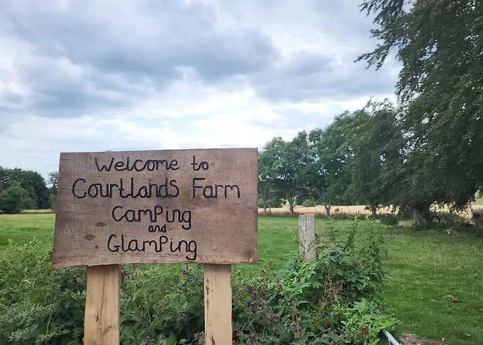 Courtlands Farm Camping And Glamping